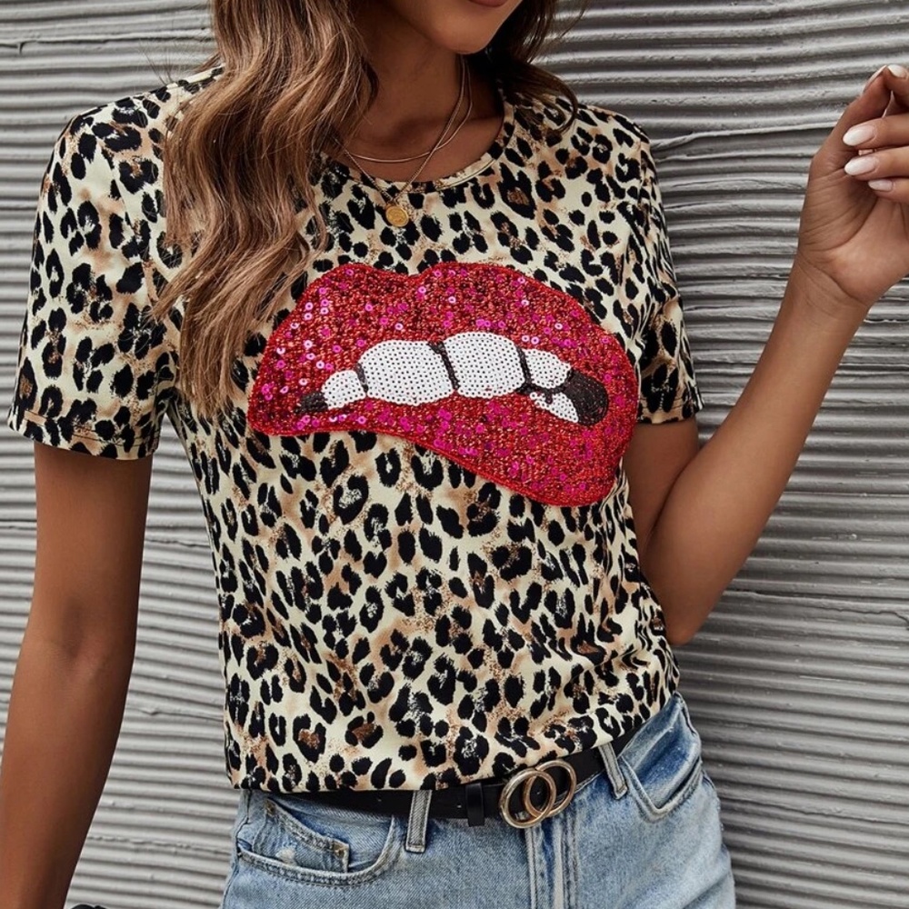 035 Boho Leopard Print Lips Tee - Picture 4 of 5